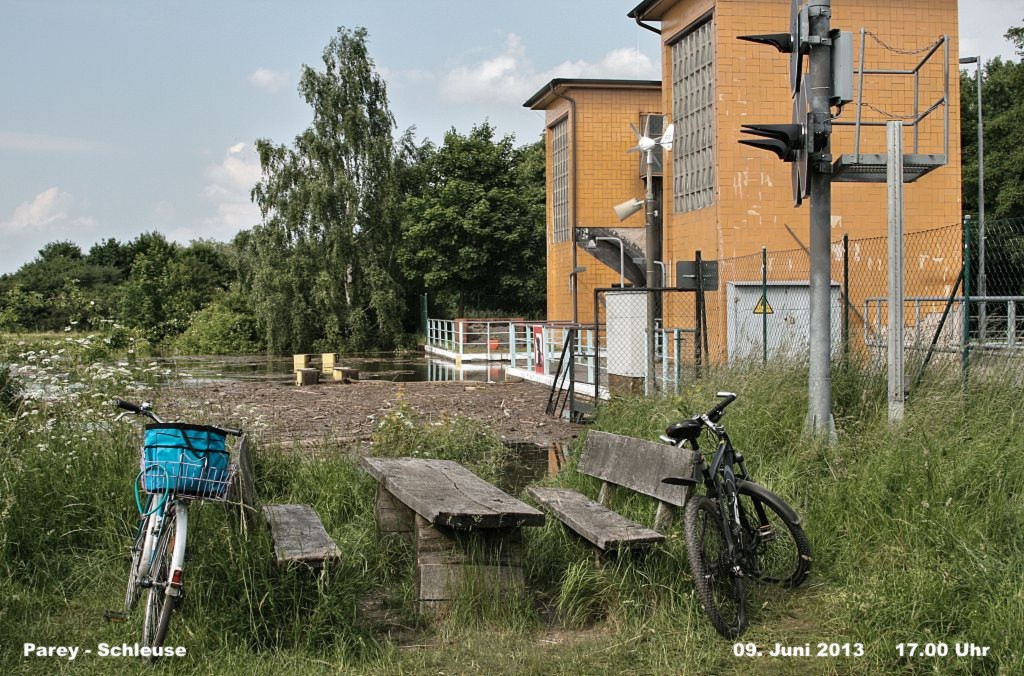 Hochwasser- 2013_06_09-013-Parey-Schleuse.jpg